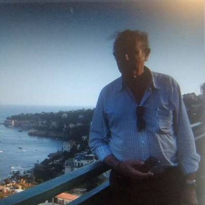 Conocer hombre de 75 años que vive en Palermo 