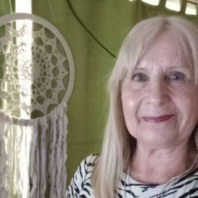 ESTERCI es una mujer de 64 años que busca amigos en Buenos Aires 