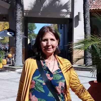 Conocer mujer de 63 años que vive en Pilar 