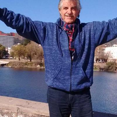BIGOTE es una hombre de 72 años que busca amigos en Buenos Aires 