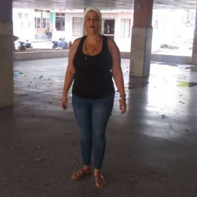 Conocer mujer de 48 años que vive en Cuba 