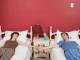 ¿Las parejas más felices duermen en camas separadas?
. 
. 
. 	AMINIE FILIPPI
. 
. 
. 03/2024
. 
. La ciencia confirma que dormir cada uno en su cama tiene beneficios. No solo descansarás más, sino