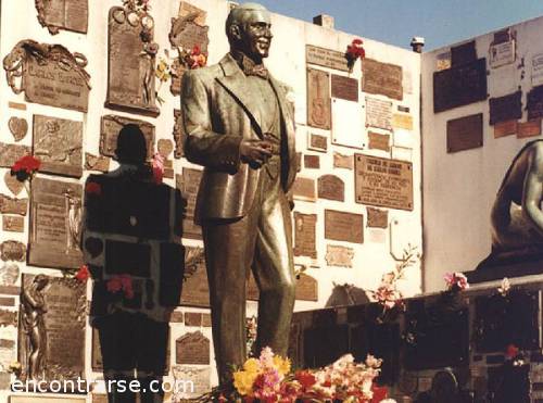 Encuentro : CEMENTERIO DE LA CHACARITA -ESTRENO -POR LA JONES