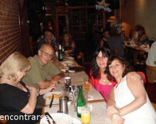 3283 8 FIESTA, FIESTA !!!! en Pizza de Todos - LA JONES también festeja su cumple con nosotros!!!!!