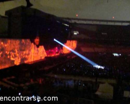 8002 12 ROGER WATERS: THE WALL LIVE TOUR