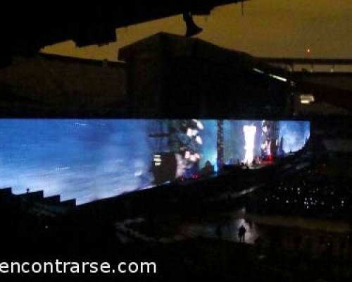 8002 23 ROGER WATERS: THE WALL LIVE TOUR
