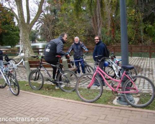 Bicicleta rosa, es lo que hay . . . :Encuentro Grupal Vamos por 2 más!!! (kms...se entiende)