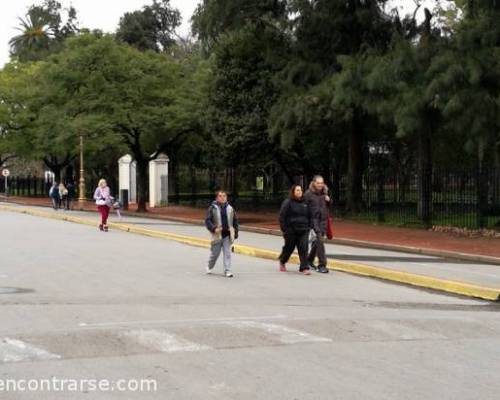 Caminantes atentos a la primera consigna. :Encuentro Grupal CAMINATA A CONCIENCIA