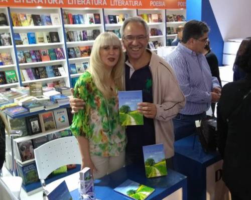 Gracias Sergio por acompañarme!!!!!! :Encuentro Grupal Firma del libro 