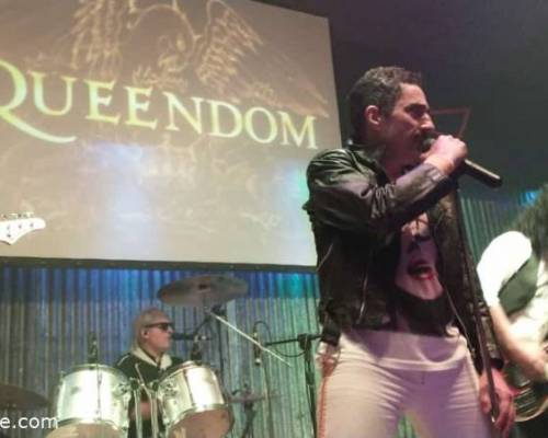 28899 12 QUEENDOM WE ARE THE CHAMPIONS TRIBUTO A QUEEN