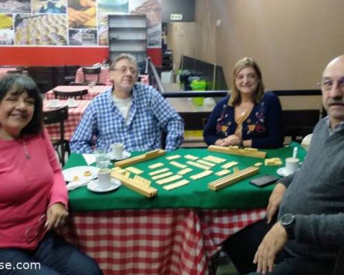 Mesa paño verde sinónimo de mesa de jugadores novatos.  :Encuentro Grupal JUGAMOS AL RUMMY MONTE CASTRO