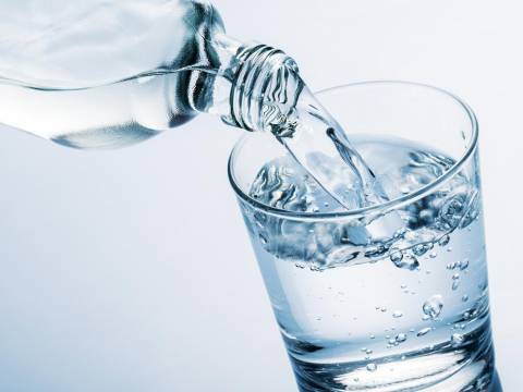 Agua: ¿cuánto tienes que beber todos los días?Clínica Mayo