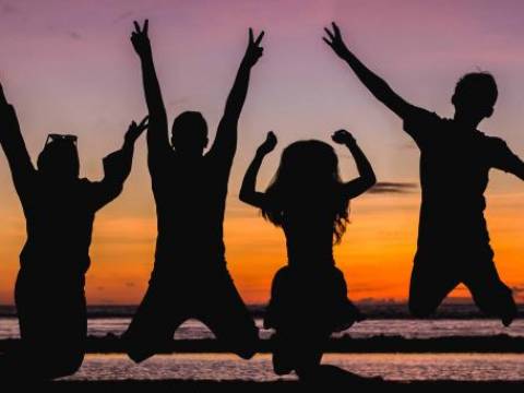 Hábitos que Aumentan la Felicidad según Harvard