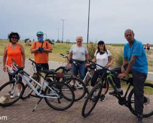 Naticris,  Bicigus, Horalga, Analila, Ricky2018 en el vial costero de Vicente López :Encuentro Grupal ¿Pedaleamos? Salimos en Bicicleta