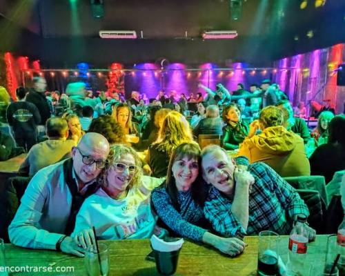 Linda noche !!!!!! :Encuentro Grupal DESPEDIMOS JULIO CON EL MEJOR ROCK NACIONAL: LA FONOLA EN ANTIGUA FÁBRICA