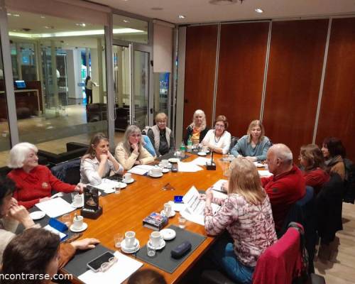 Hermoso encuentro. Uno más. :Encuentro Grupal Club de lectura: Los martes son puro cuento...