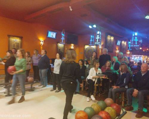 Copamos el bowling, todo para nosotros. :Encuentro Grupal BOWLING EN SOBEK EN CABALLITO