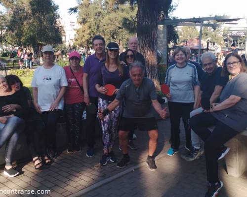 La grupal con los que quedaban, mil gracias a todas/os por la buena onda y la alegría que le pusieron a la juntada.  :Encuentro Grupal PIMPONEAMOS EN VILLA DEVOTO