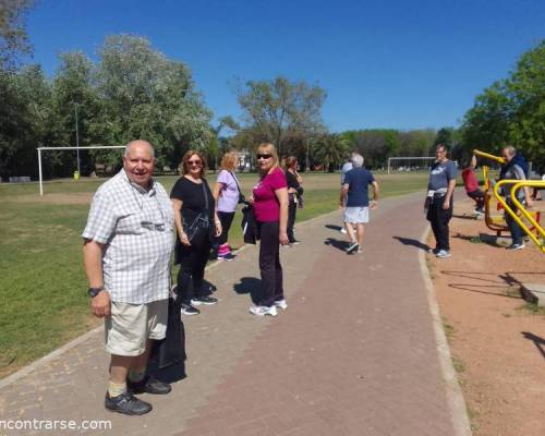 Mario SanJusto, Cris, Sonia y parte del grupo.... :Encuentro Grupal VENITE A CAMINAR A  RAMOS... EJERCICIO, CHARLAS Y CAFÉ!