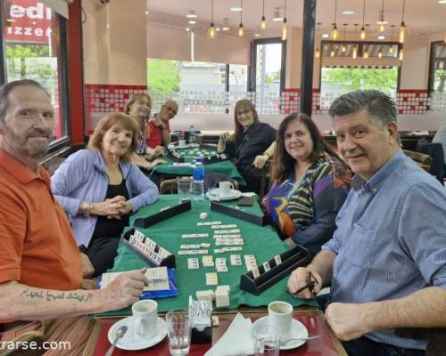 Mesaza de muy buenos jugadores: Marta, Gabita, Jorge y Federico. :Encuentro Grupal JUGAMOS AL RUMMY MONTE CASTRO