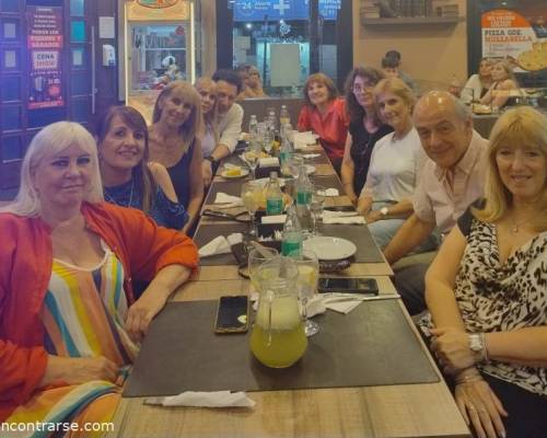 Mesaza , nos divertimos mucho :Encuentro Grupal FESTEJAMOS EL CUMPLE DE NUESTRA AMIGA CRISMAE