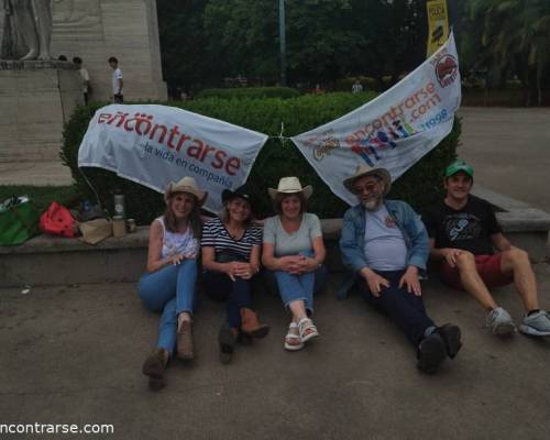 Alguien se choreó las sillas del parque.  :Encuentro Grupal EN ENCONTRARSE TAMBIEN SE BAILA COUNTRY