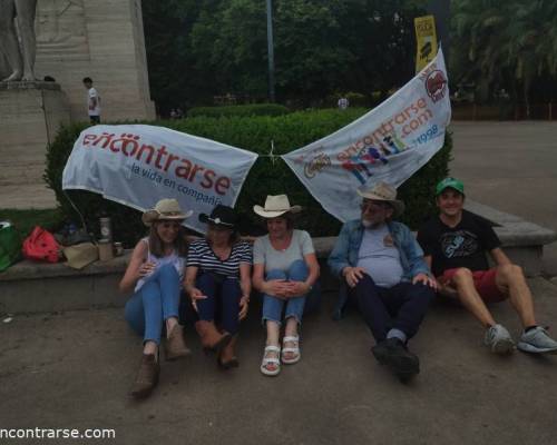 Están en el mismo sitio, qué chusmeaban ?🤭 :Encuentro Grupal EN ENCONTRARSE TAMBIEN SE BAILA COUNTRY