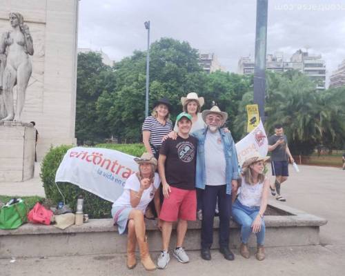 Ale. Gaby. Se que llegaban más tarde. Que disfruten el cafecito :Encuentro Grupal EN ENCONTRARSE TAMBIEN SE BAILA COUNTRY