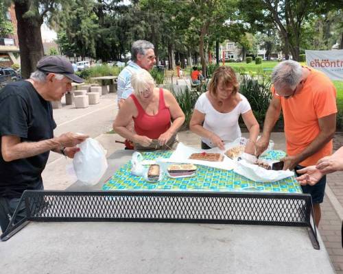 Todo muy exquisito y fraternal!! :Encuentro Grupal PIMPONEAMOS EN VILLA DEVOTO